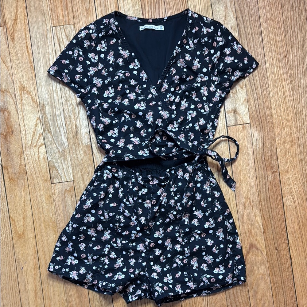 Abercrombie & Fitch Romper Women's Black Floral Jumper Shorts Tie Wrap Top SP